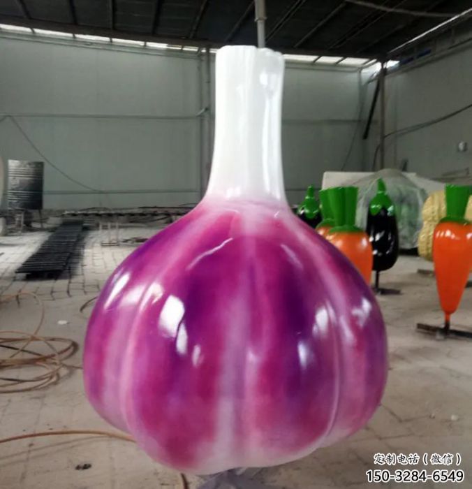 大蒜雕塑廠家，園林蔬菜小品雕塑，玻璃鋼仿真大蒜雕塑