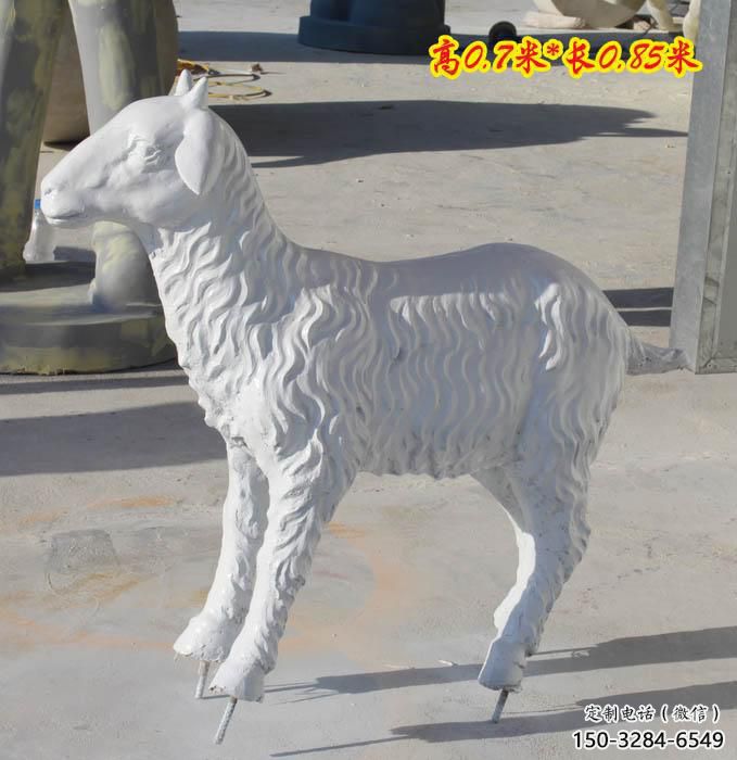 山羊雕塑廠家，仿真動(dòng)物小品，玻璃鋼園林景觀小品