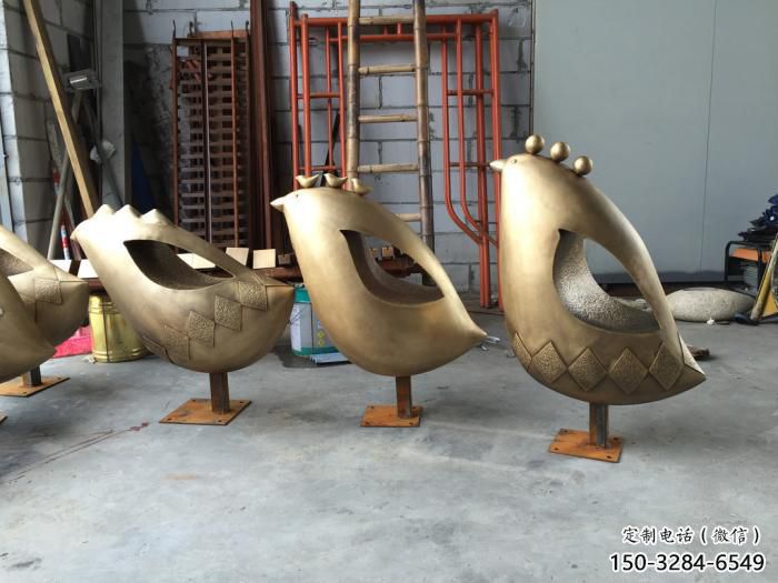 飛鳥雕塑廠家，鏤空抽象工藝，玻璃鋼飛鳥雕塑生產(chǎn)商