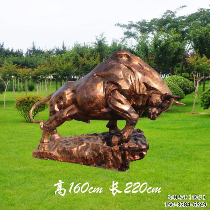 開荒牛雕塑廠家，農(nóng)耕動(dòng)物小品，玻璃鋼仿真開荒牛雕塑廠