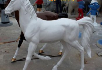 白馬雕塑廠家，公園景觀動物，仿真白馬雕塑制作商