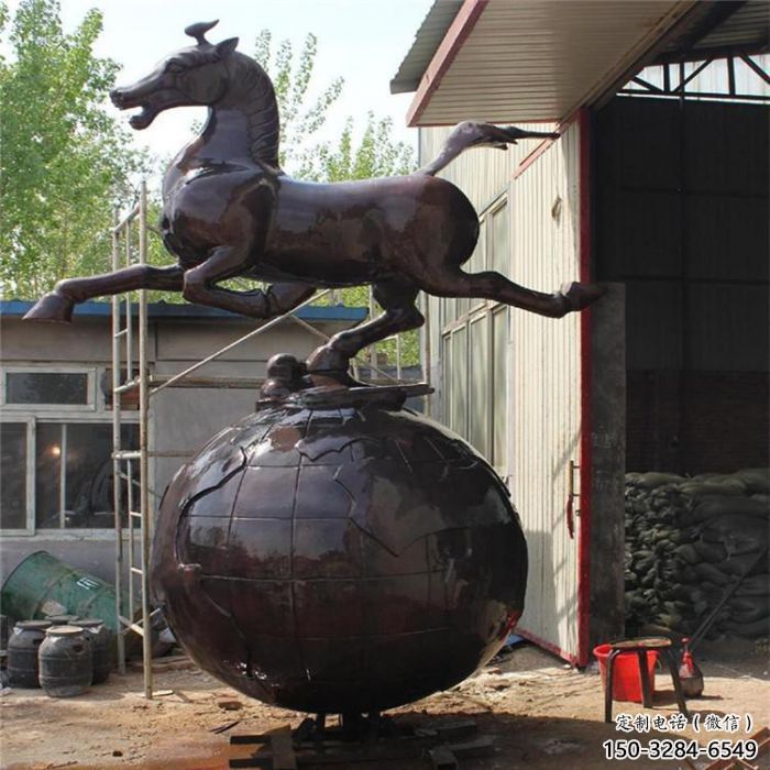 馬踏飛燕雕塑廠家，售樓處動(dòng)物小品，古銅色仿真動(dòng)物擺件