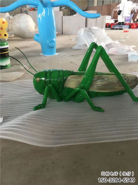 抽象蟈蟈雕塑 店門口彩繪雕塑 步行街?jǐn)[件 抽象蟈蟈雕塑 店門口彩繪雕塑 步行街?jǐn)[件