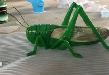 抽象蟈蟈雕塑 店門口彩繪雕塑 步行街?jǐn)[件