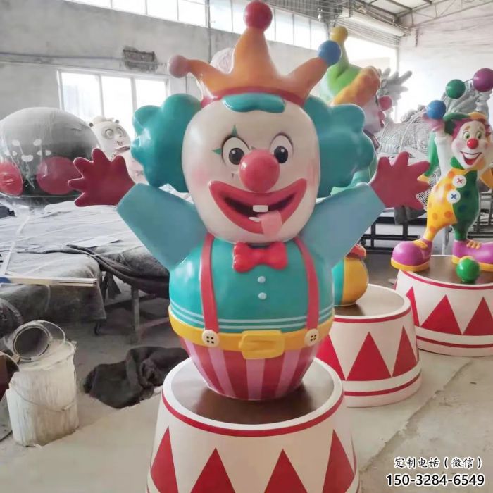 公園小丑雕塑 酒店門口雕塑 彩繪擺件