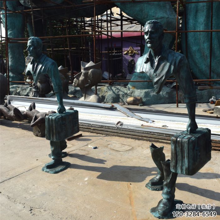 店門口旅行者雕塑 創(chuàng)意景觀雕塑 空心人擺件 店門口旅行者雕塑 創(chuàng)意景觀雕塑 空心人擺件