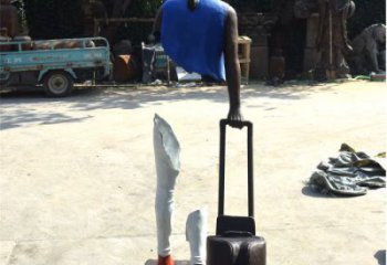 商業(yè)街旅行者雕塑 售樓處雕塑 空心人擺件