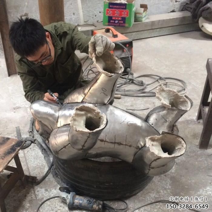 步行街猩猩雕塑廠家，景觀主題，鍛造工藝