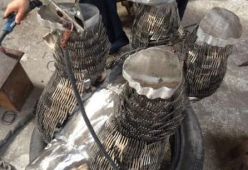 農(nóng)村猩猩雕塑廠家，發(fā)光主題，噴砂工藝