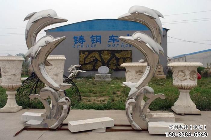廣場魚形雕塑廠家，卡通水景雕塑，抽象效果