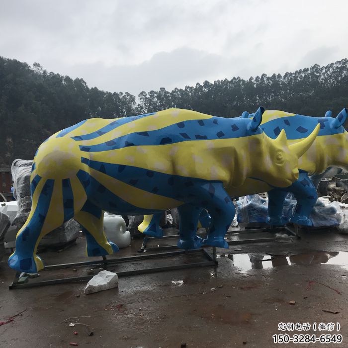 街道犀牛雕塑，彩繪工藝雕塑，公園擺件效果