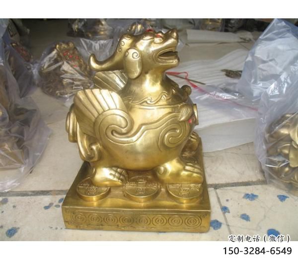 廣場貔貅雕塑廠家，動物裝飾雕塑，仿銅制造
