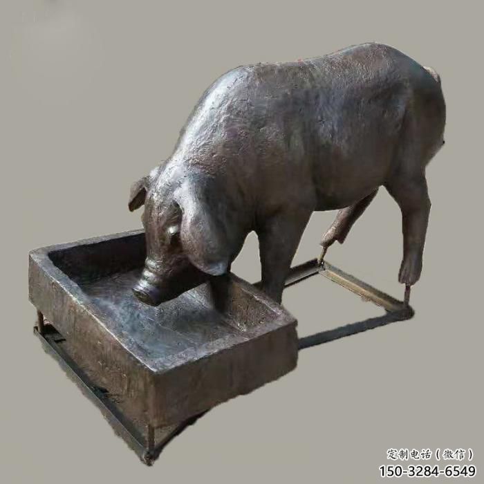 步行街野豬雕塑，動物美陳雕塑，仿真方式