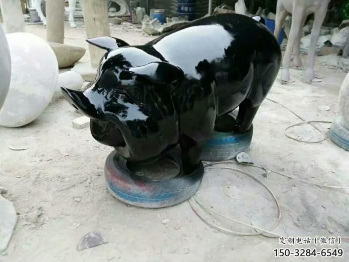 景區(qū)野豬雕塑，動(dòng)物小品雕塑，仿真彩繪擺件