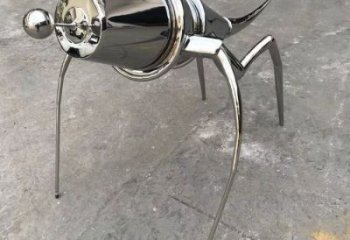 城市蝗蟲雕塑廠家，鏡面昆蟲雕塑，鏡面效果