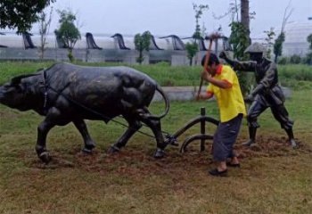 街道老牛雕塑，鑄銅農(nóng)耕雕塑，古銅效果