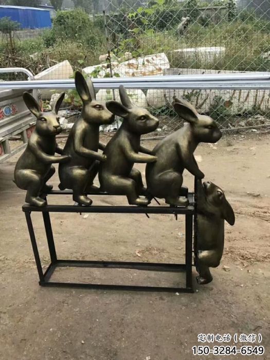 景區(qū)老鼠雕塑，卡通雕塑，鐵藝材質(zhì)