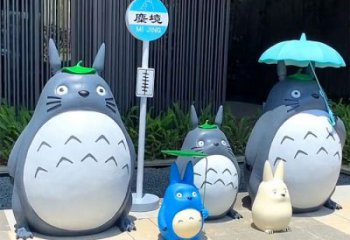 城市龍貓雕塑，動(dòng)漫雕塑，彩繪效果