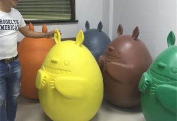 街頭龍貓雕塑，彩繪擺件雕塑，抽象效果
