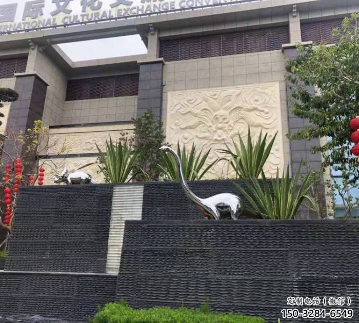 廣場恐龍雕塑供需，廣場雕塑，景觀鏡面恐龍雕塑定制