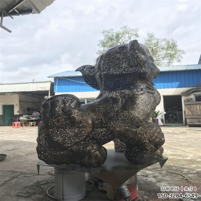 景區(qū)獅子雕塑供給，編織工藝雕塑，鋼絲獅子雕塑制作