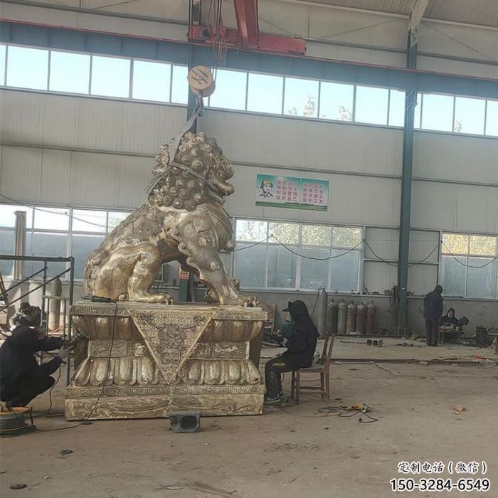 大型獅子雕塑展品，鑄銅制作，金屬蹲獅雕塑精品