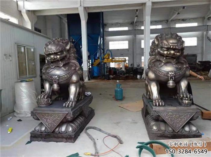 景觀獅子雕塑標準，鑄銅制作，景觀蹲獅雕塑優(yōu)價