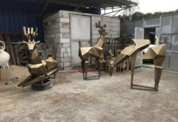 金屬小鹿雕塑批發(fā)，街頭藝術(shù)，公園抽象銅鹿雕塑展品