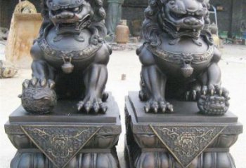 青銅獅子雕塑生產(chǎn)，圓雕系列，仿古蹲獅雕塑生產(chǎn)商