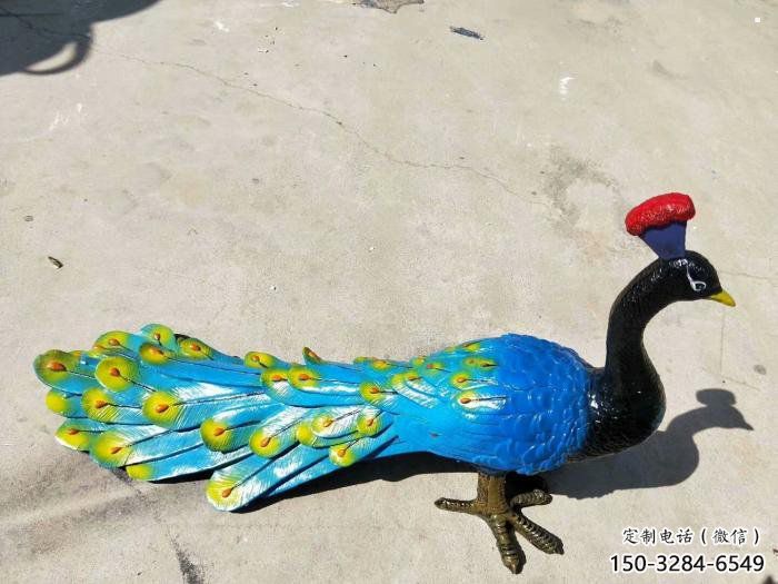 金鳳彩繪孔雀雕塑制作選用，景區(qū)案例，動(dòng)物美陳雕塑