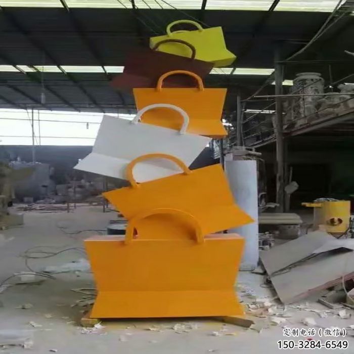 漢中烤漆挎包雕塑制造商，室外軟裝，景觀挎包雕塑制作