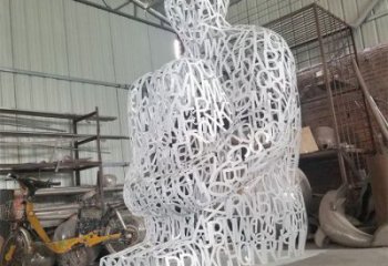 北碚大型鏤空人物雕塑常用，戶外擺放，鐵藝字母人物雕塑展示